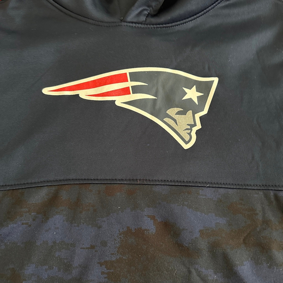Boys New England Patriots NFL Hoodie Camo Blue Red Youth M 10/12 - Picture 4 of 9